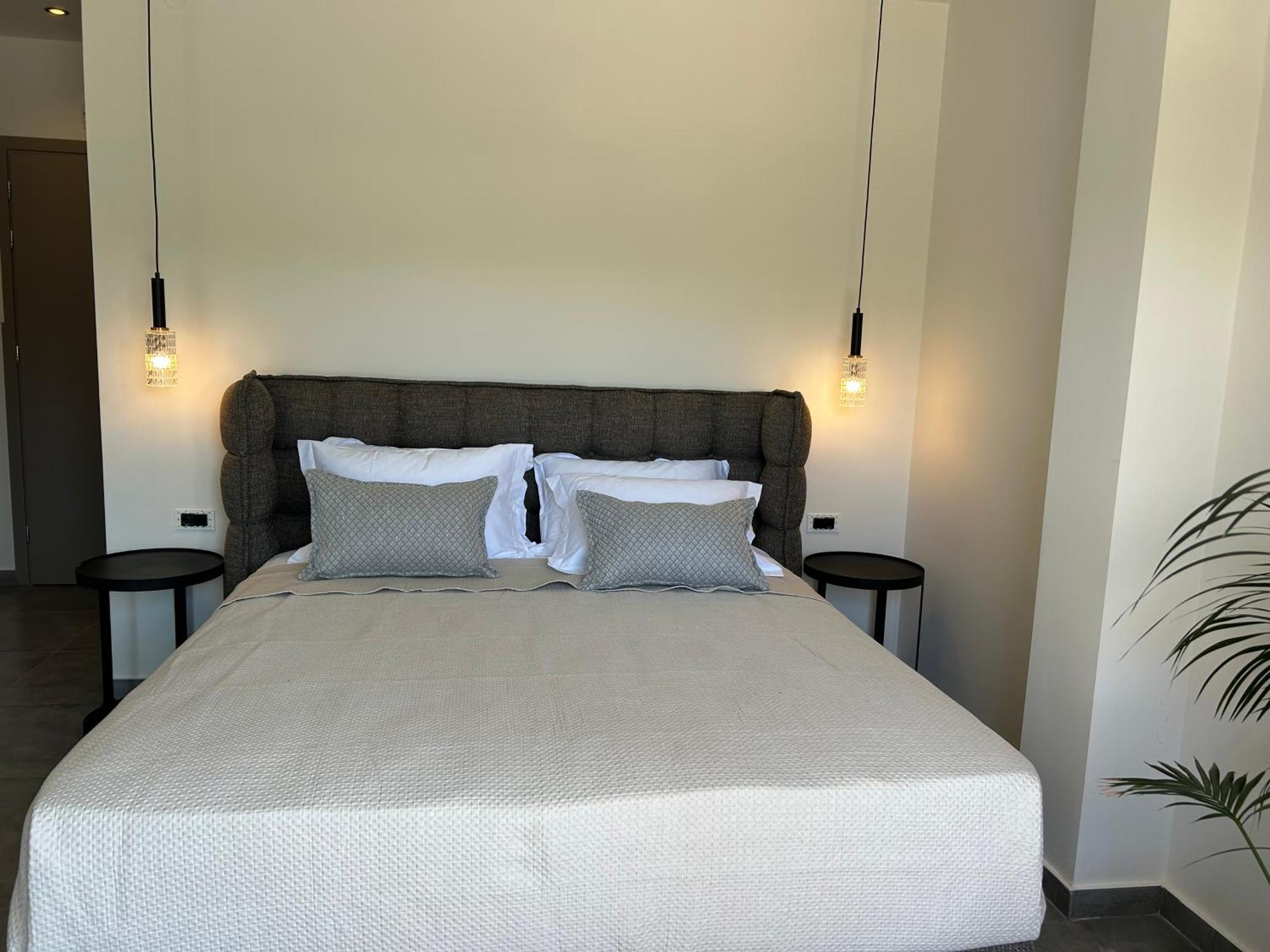 X Luxury Suites 阿尔戈斯托利翁 外观 照片