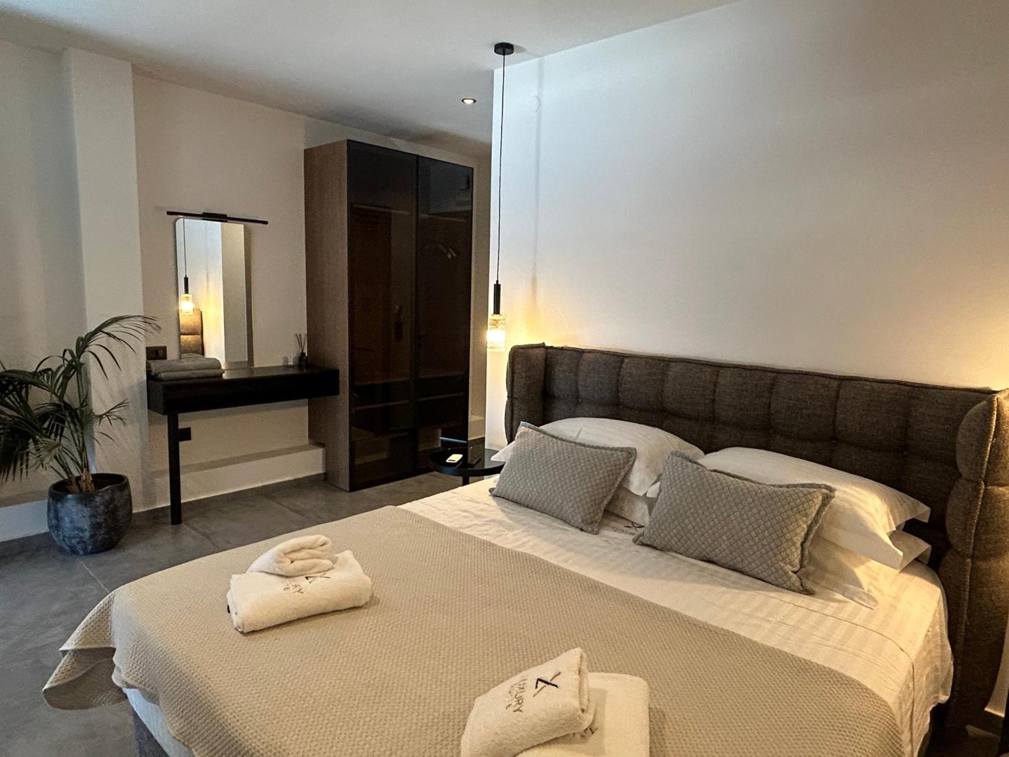 X Luxury Suites 阿尔戈斯托利翁 外观 照片