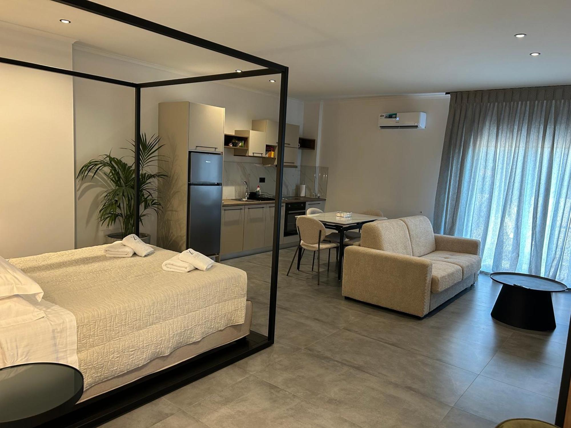 X Luxury Suites 阿尔戈斯托利翁 外观 照片