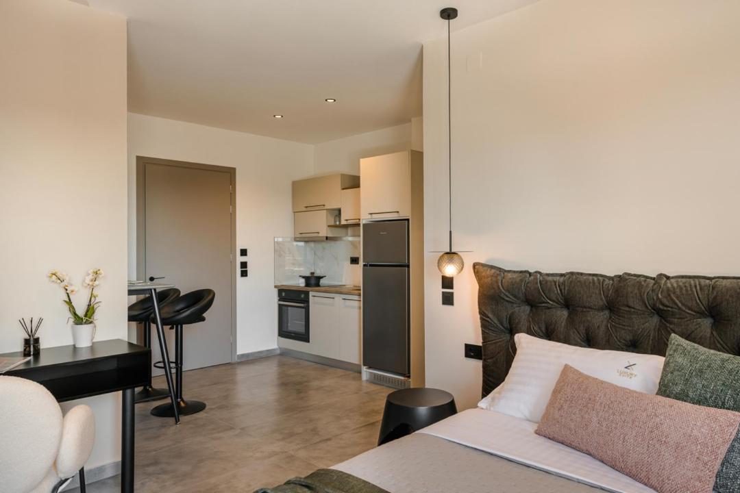 X Luxury Suites 阿尔戈斯托利翁 外观 照片