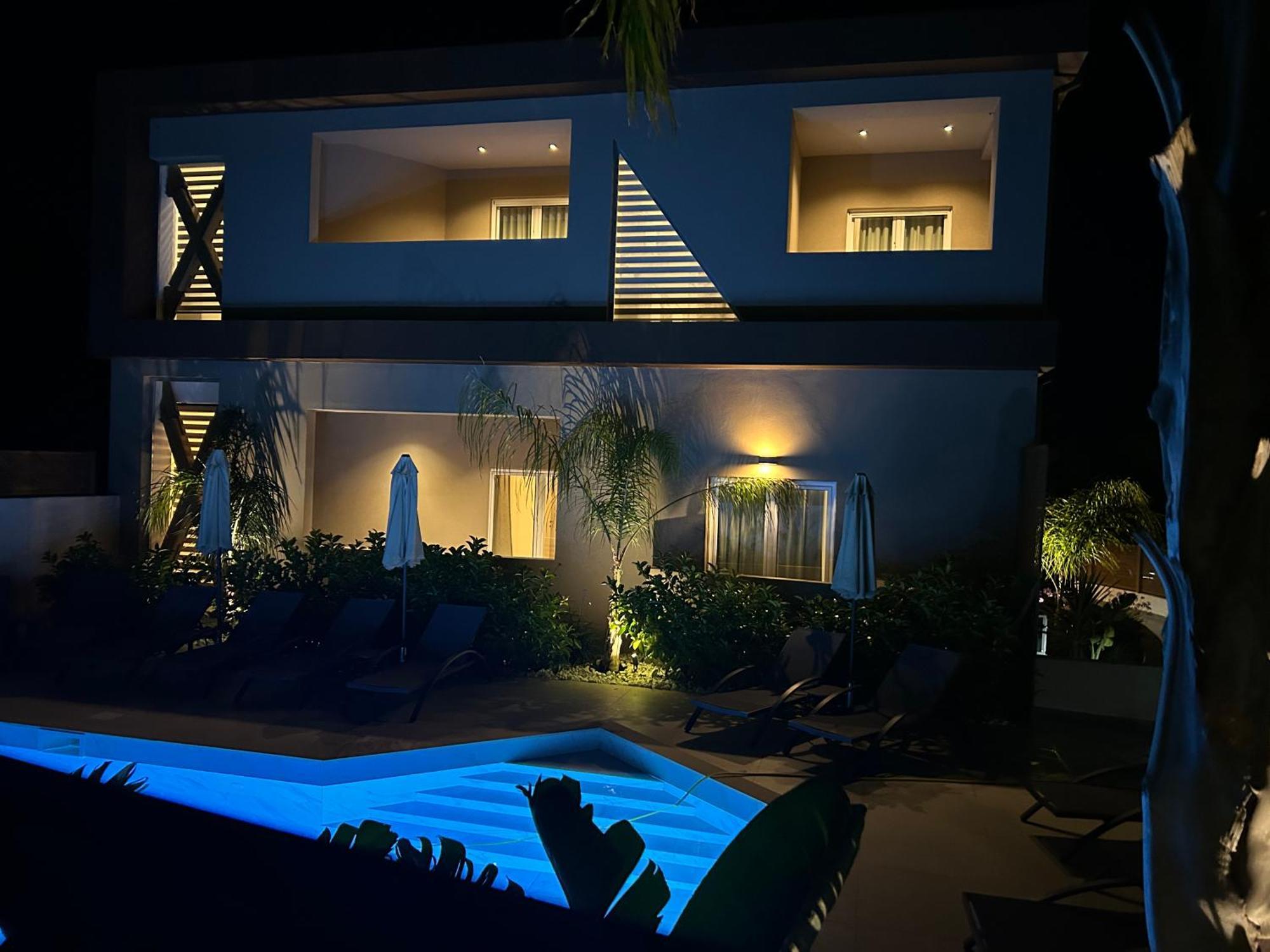 X Luxury Suites 阿尔戈斯托利翁 外观 照片